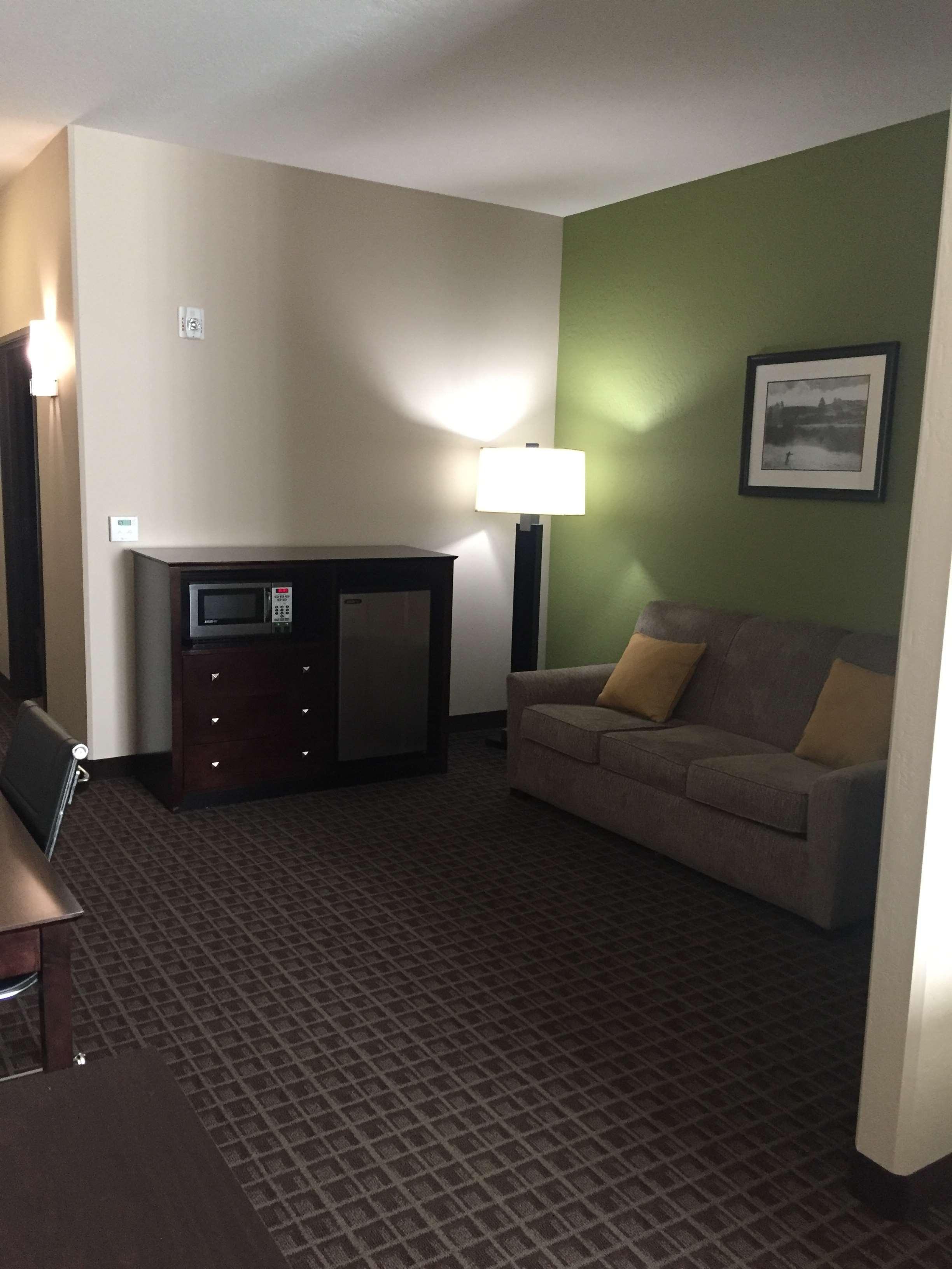 Best Western Plus Havre Inn & Suites Exterior photo