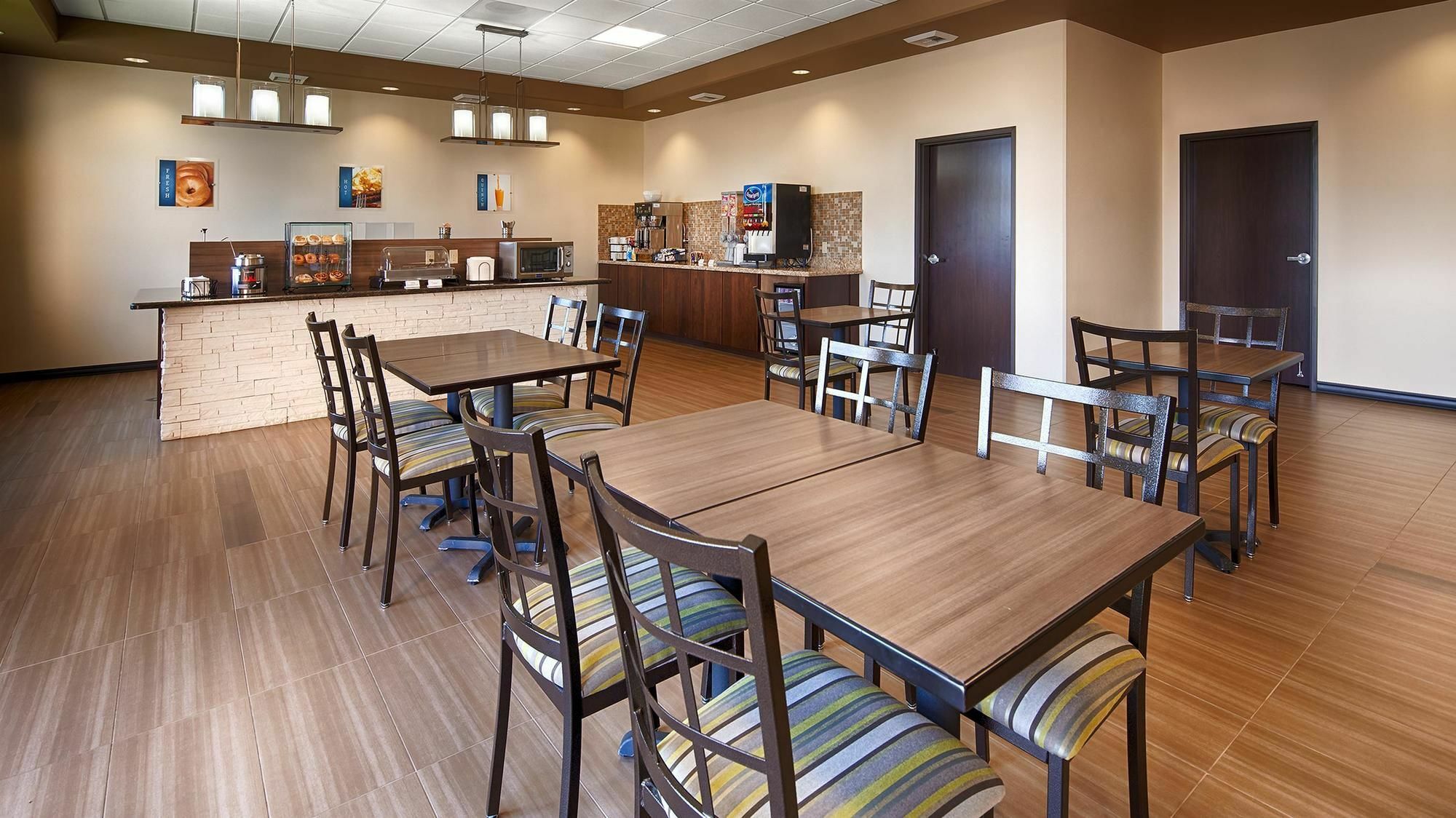 Best Western Plus Havre Inn & Suites Exterior photo